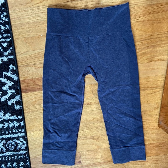 Lululemon Capri leggings - Picture 2 of 3